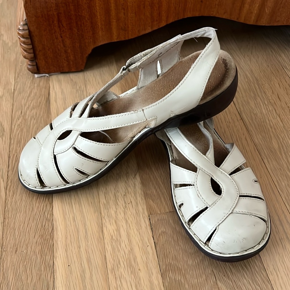 Clarks Bendables Sandles shoes